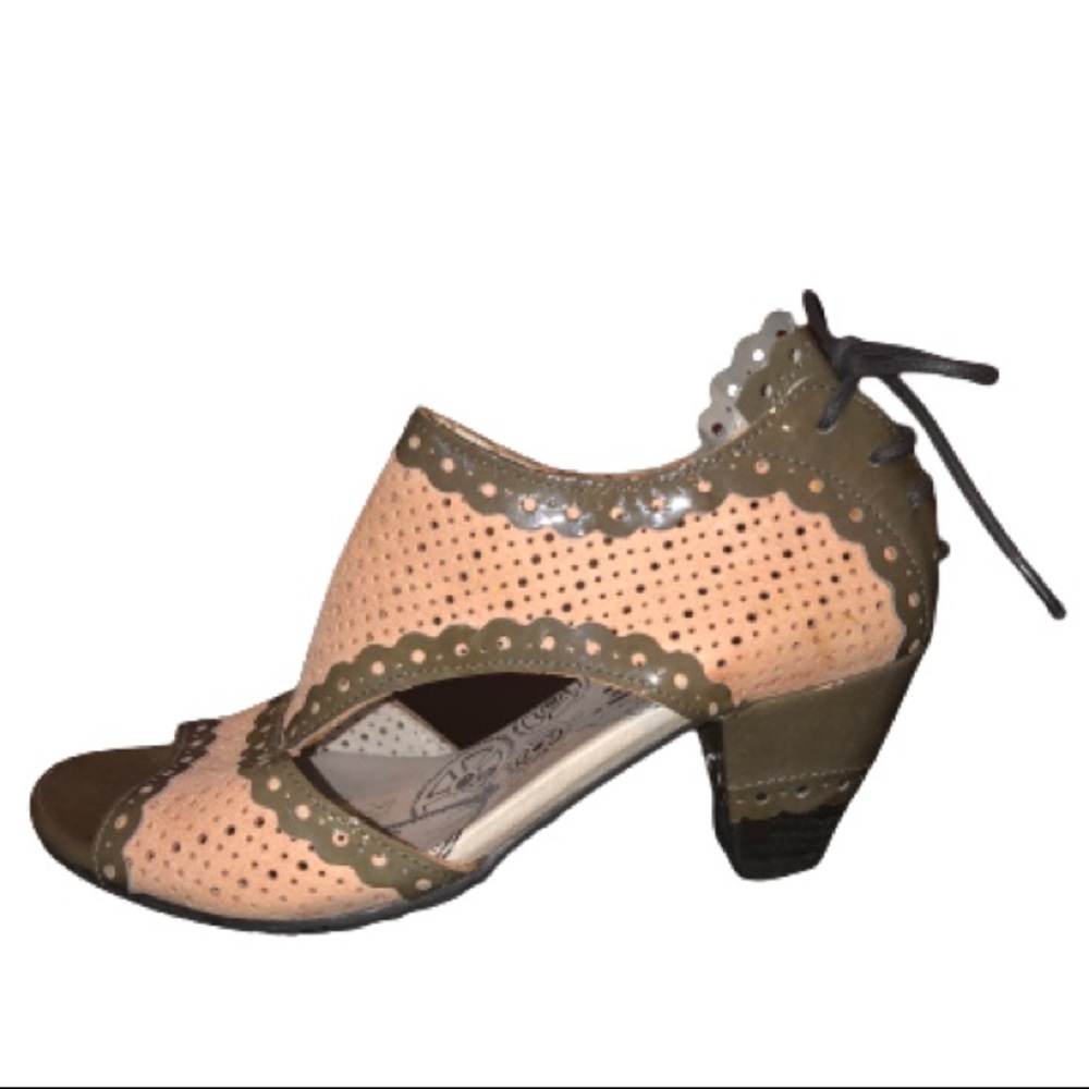 DKODE Iponea Cut Out Lace Up Bootie Heel - 36